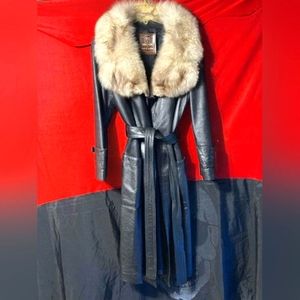 Vintage Leather trench with waist tie and fur trim collar by Dan di Modes